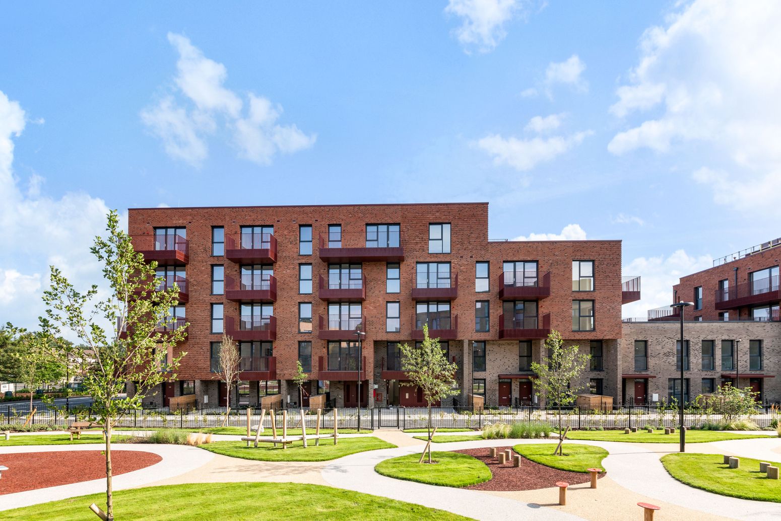 Hyde STB 2025 - Blog Parkside Triangle Exterior.jpg